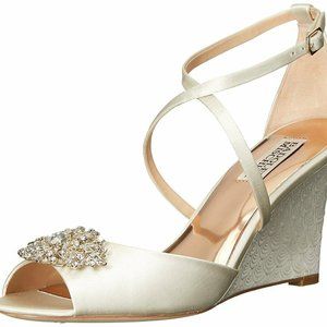 Ivory Wedge Sandal - Badgley Mischka - Size 7.5